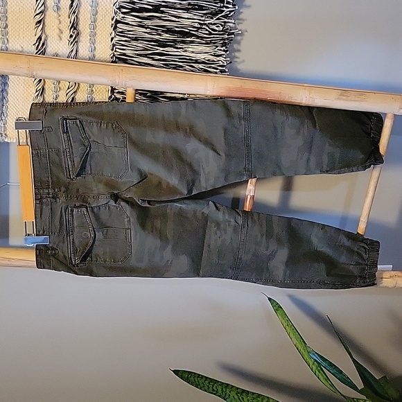 Sanctuary Camo Cargo Jogger Pants - Picture 8 of 11